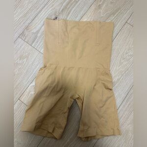 Shapewear natural color short